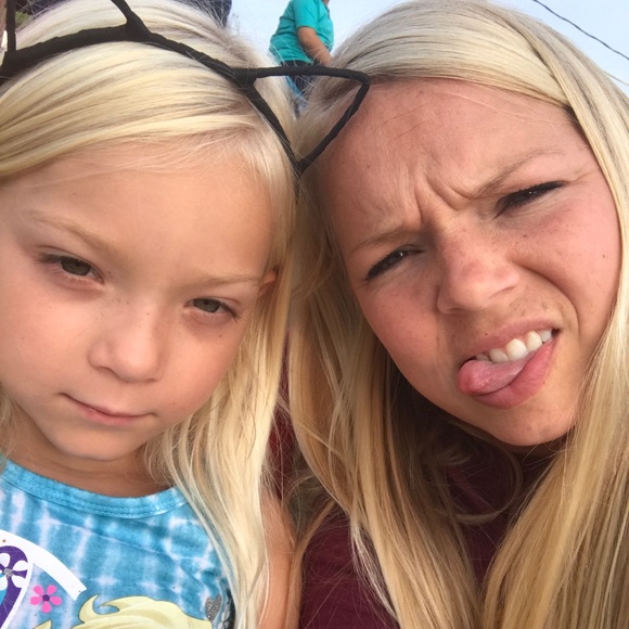 Meet your Posher, Melissa - Picture 1 of 1